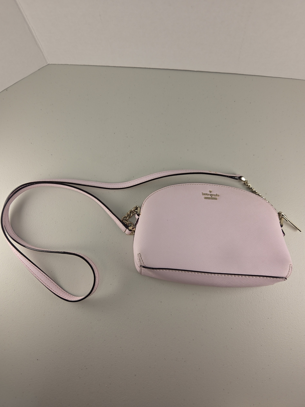 Kate Spade Schuyler Small Pink Dome Crossbody Pre-loved